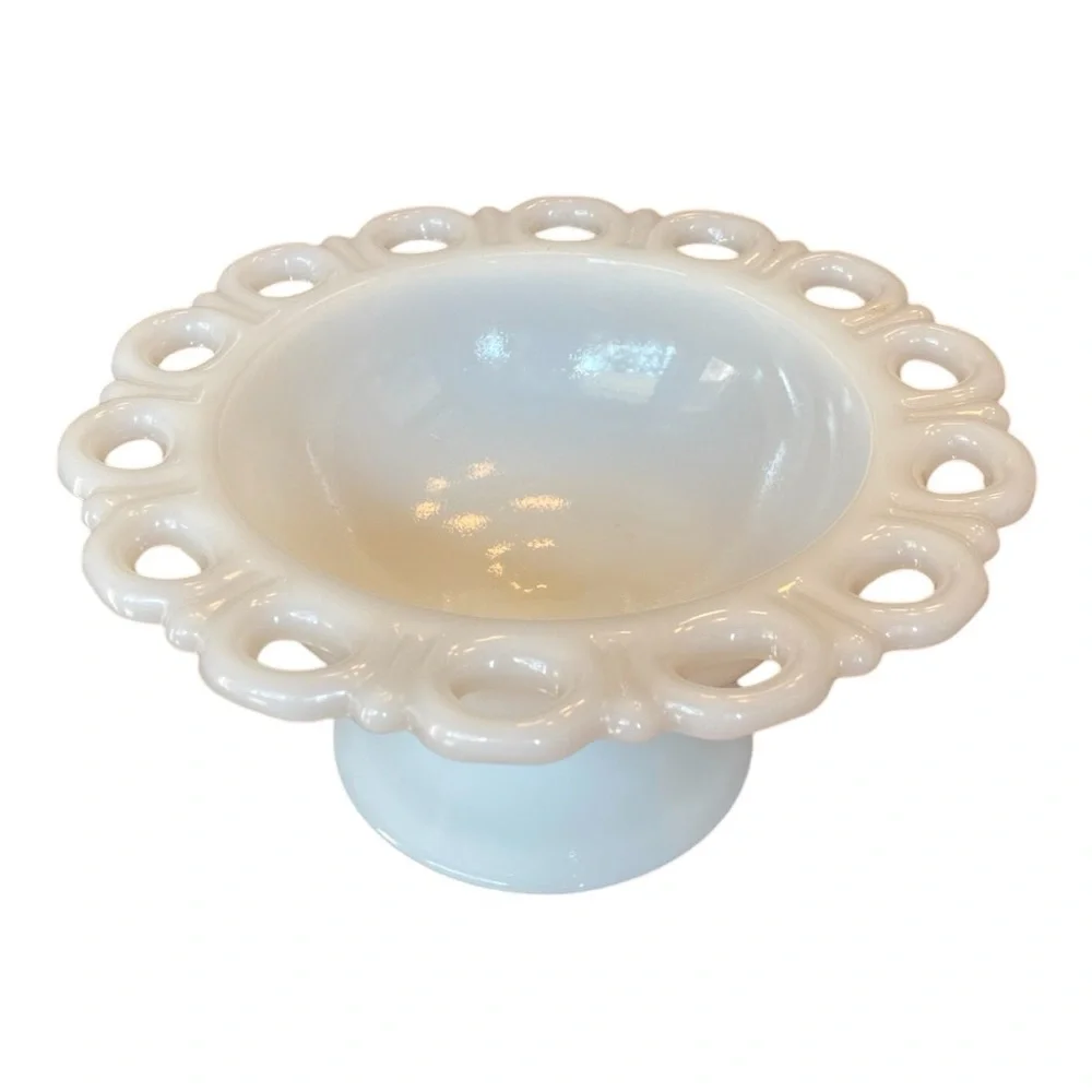 VTG Anchor Hocking Old Colony Milk Glass Lace Edge Pedestal Bowl Compote